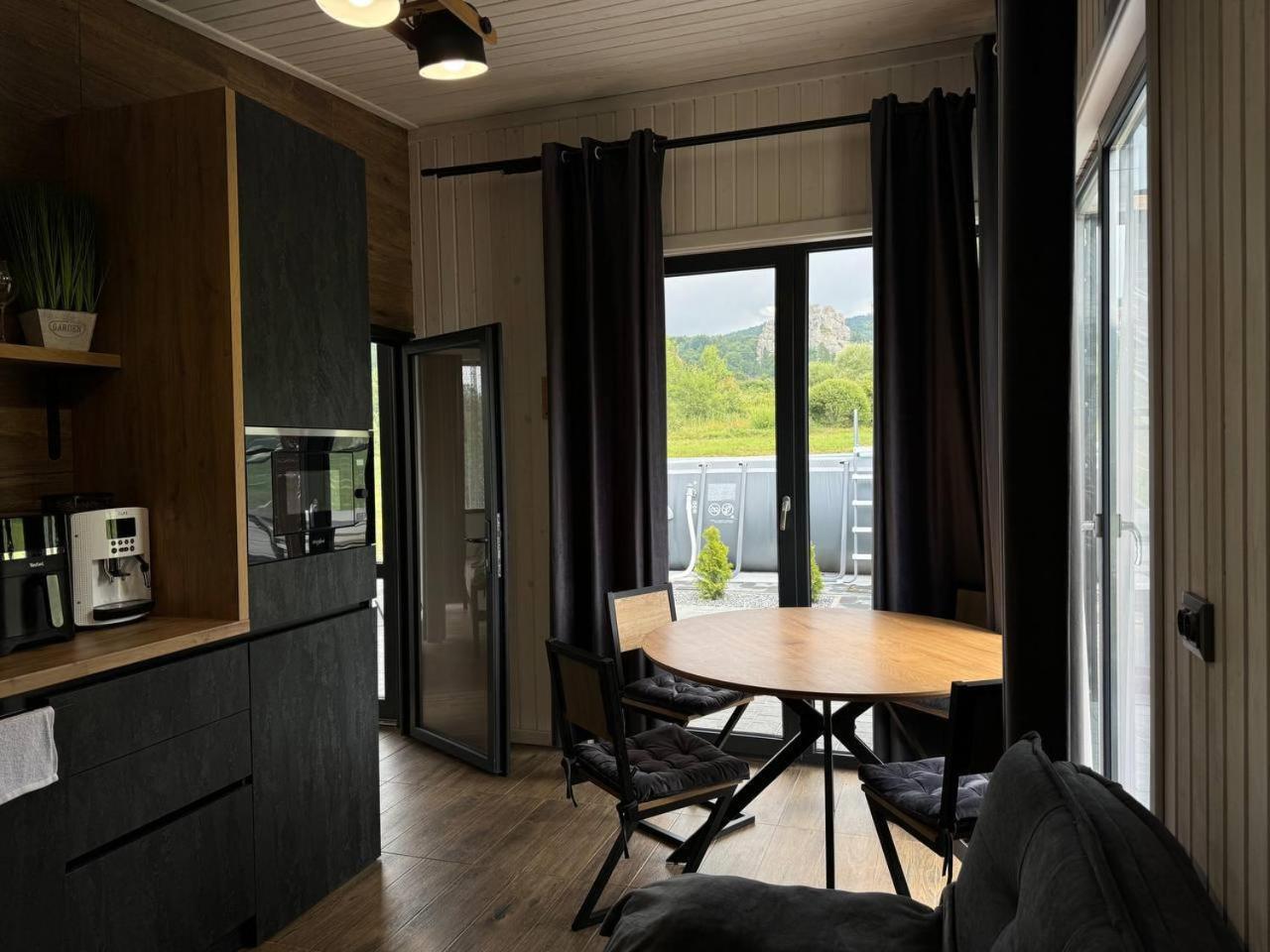 Tustan Holiday home Urych